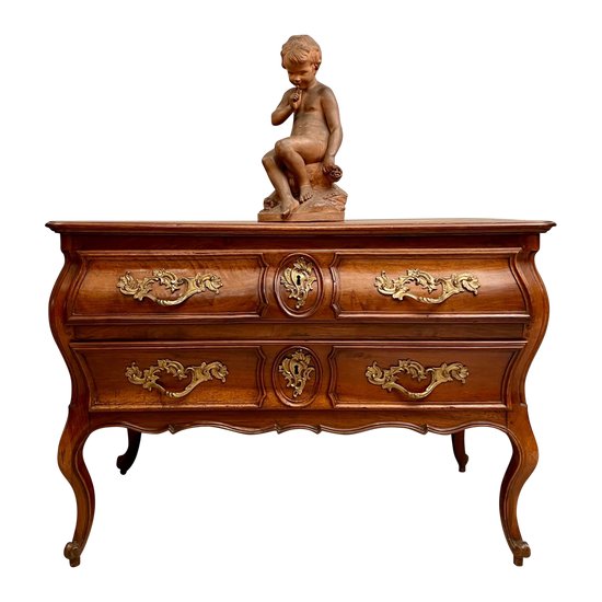 Kommode Sauteuse De Forme Tombeau in Nussbaum Epoche Louis XV Um 1750