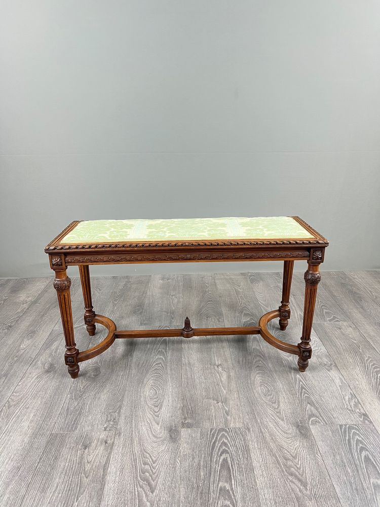 Banquette de style Louis XVI en bois sculpté, XIXe Siècle