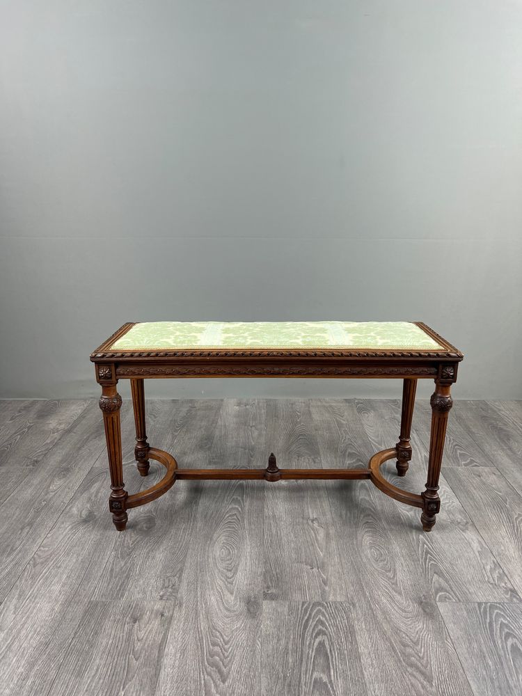 Banquette de style Louis XVI en bois sculpté, XIXe Siècle
