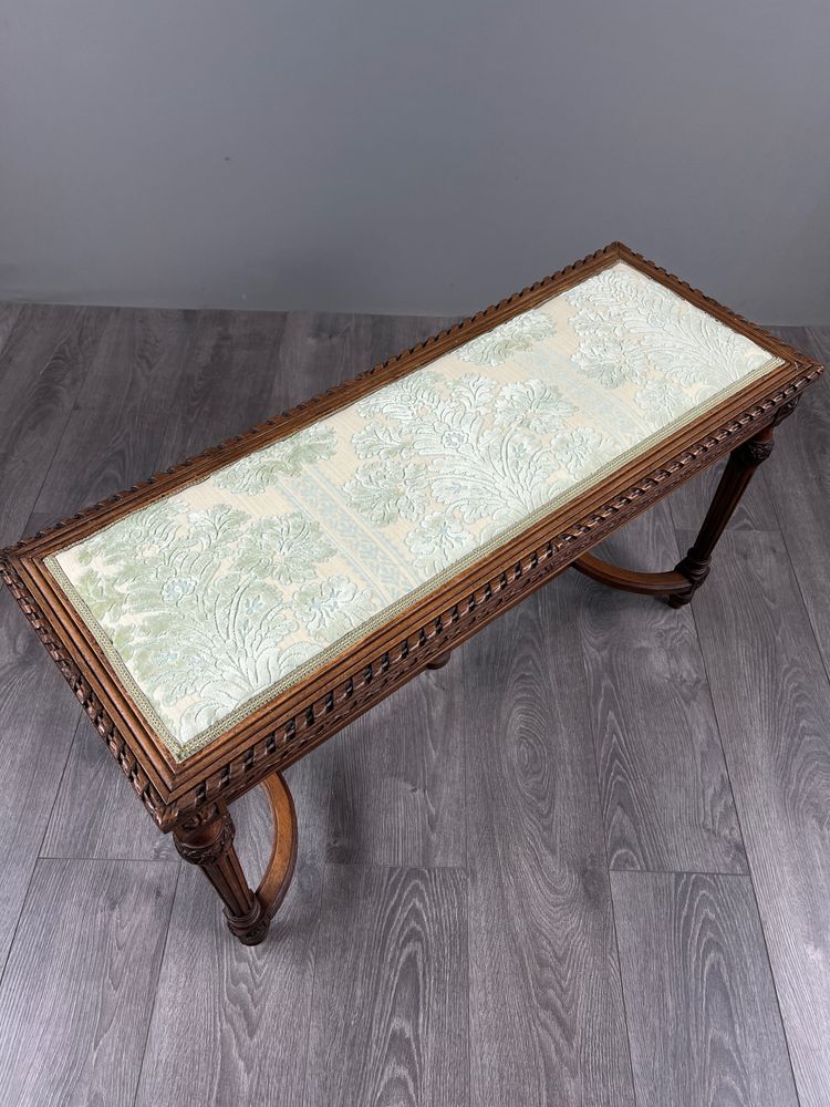 Banquette de style Louis XVI en bois sculpté, XIXe Siècle
