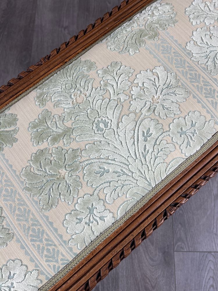 Banquette de style Louis XVI en bois sculpté, XIXe Siècle
