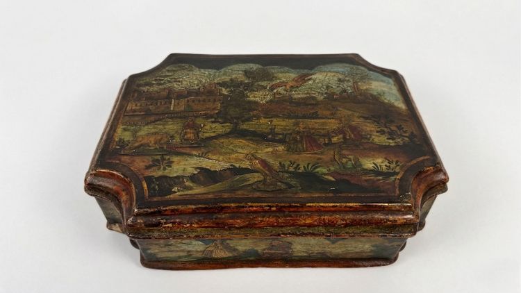 Wooden box lacquered in polychrome and poor art, Venice, 18th century