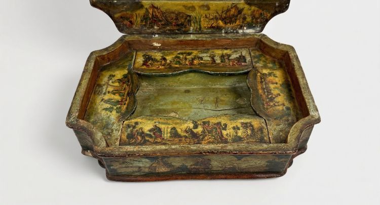 Wooden box lacquered in polychrome and poor art, Venice, 18th century