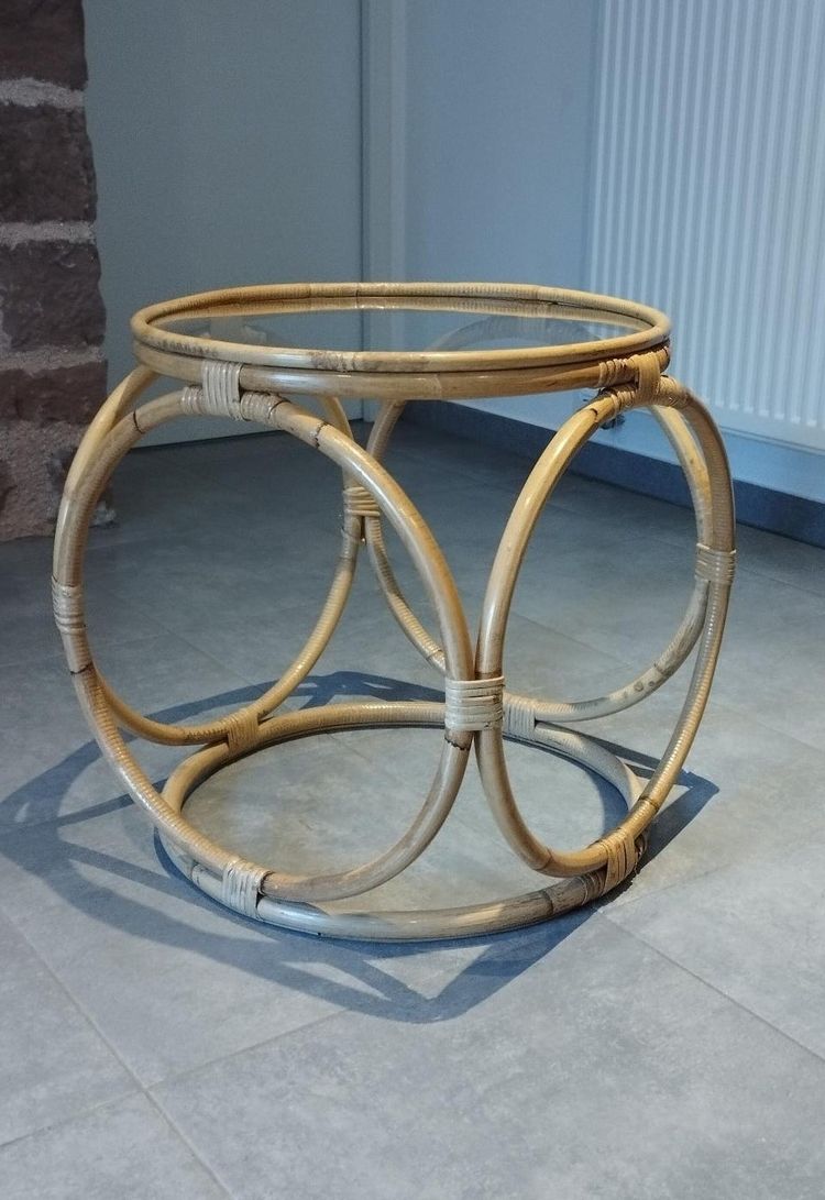 Table basse vintage en rotin & verre – Esprit Space Age Design