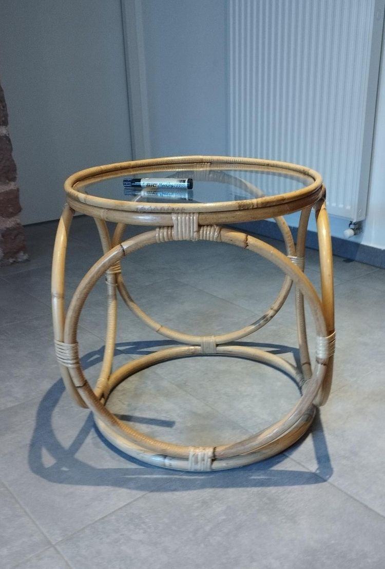 Table basse vintage en rotin & verre – Esprit Space Age Design