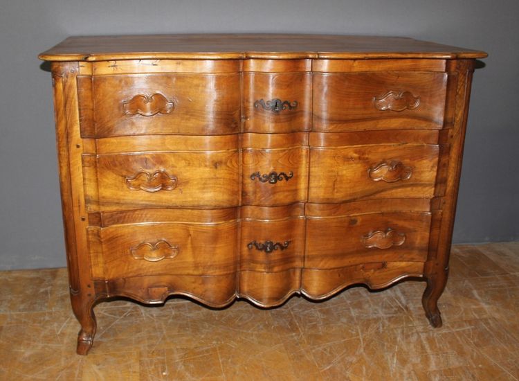 Commode Arbalète en Noyer XVIIIe
