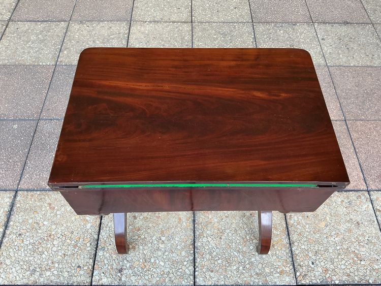 A small games table