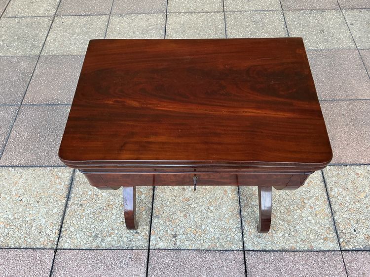 A small games table