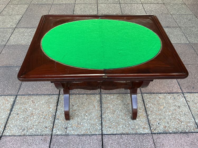 A small games table