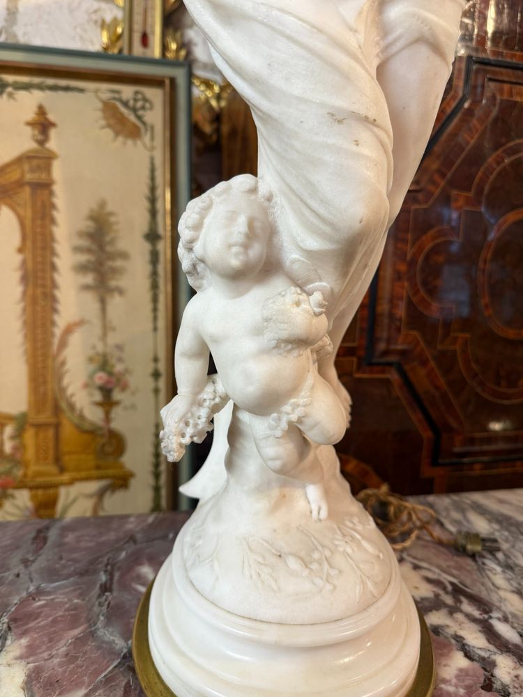 Skulptur aus Carrara-Marmor, signiert von Pradier