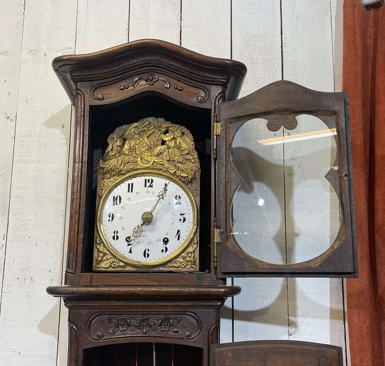 Horloge Louis XV en chêne  du 19ème siècle
