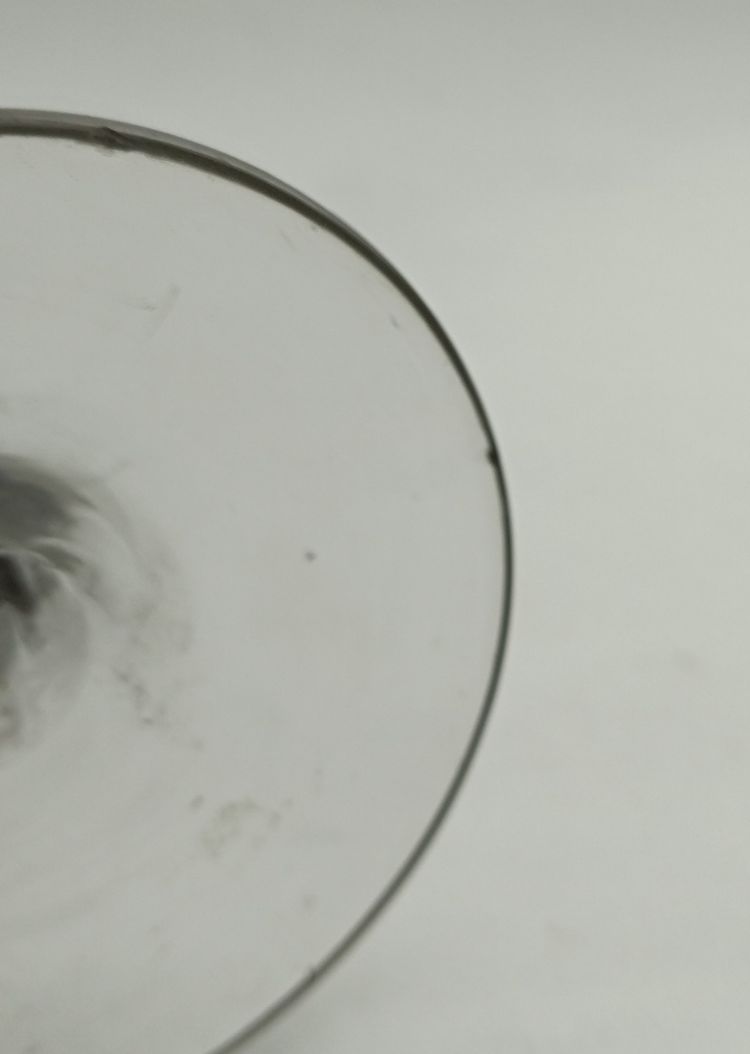 Very large glass blown in one piece - 18th century