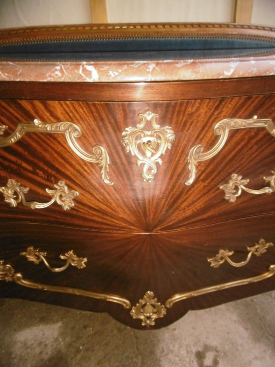 Commode Louis XV Galbée