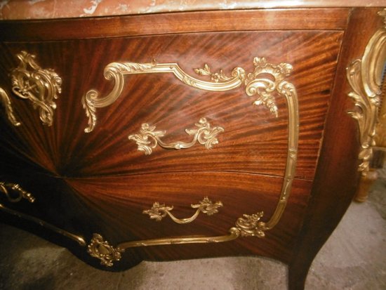 Commode Louis XV Galbée