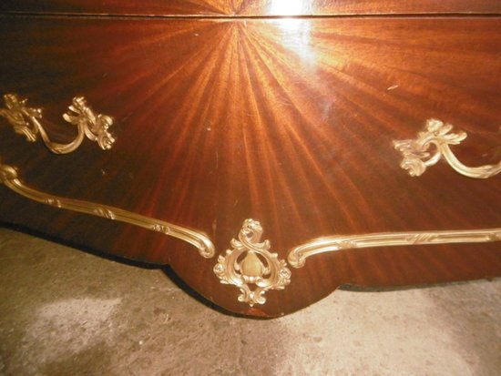 Commode Louis XV Galbée