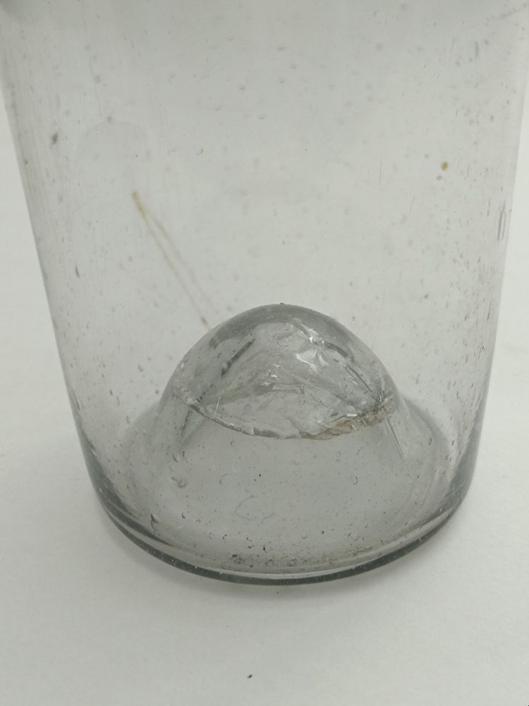 Blown glass jar (1) - 18th century
