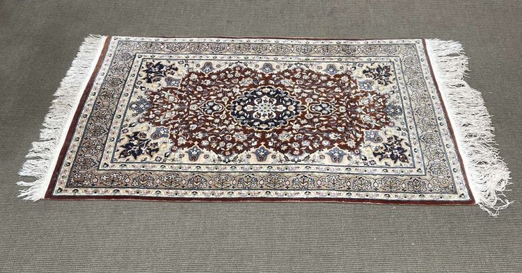 Handmade wool oriental rug - 1.70m x 96cm