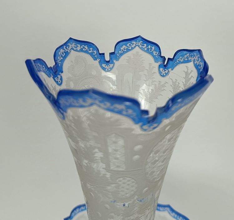 Böhmisches Glas-Mittelstück – 19. Jahrhundert