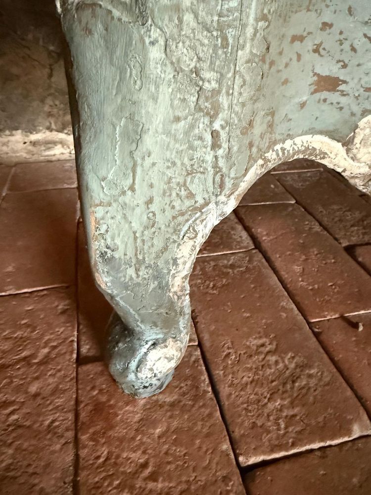 Commode galbée arbalète Louis XV des années 1900