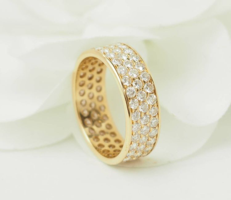 Bague alliance pavée diamants en or jaune