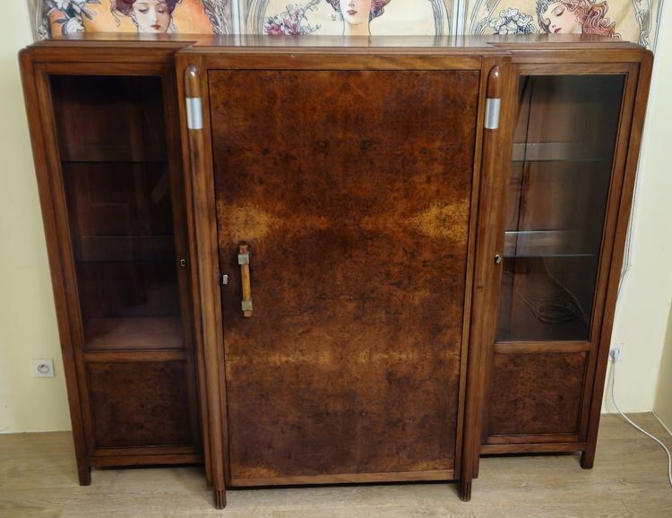 Importante bibliothèque époque Art Déco en loupe d'Amboine et acajou