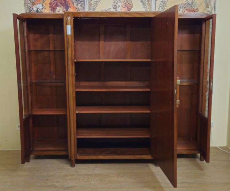 Importante bibliothèque époque Art Déco en loupe d'Amboine et acajou