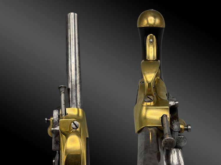 PISTOLET à silex modèle 1777, 2ème type dit à coffre France XVIIIème siècle, période Louis XVI