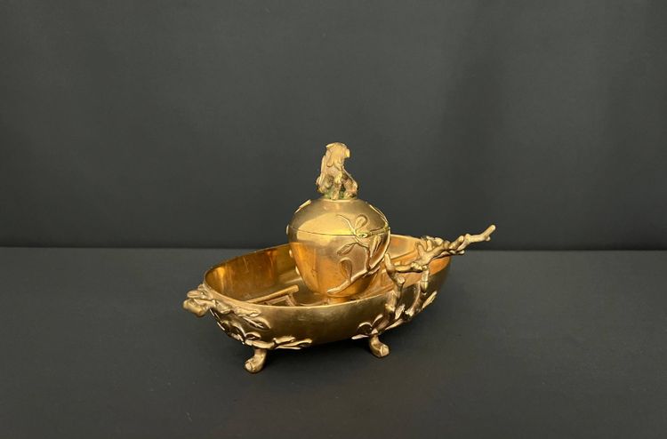 Bronze inkwell in Japanese style with vegetal decoration and Foo dog