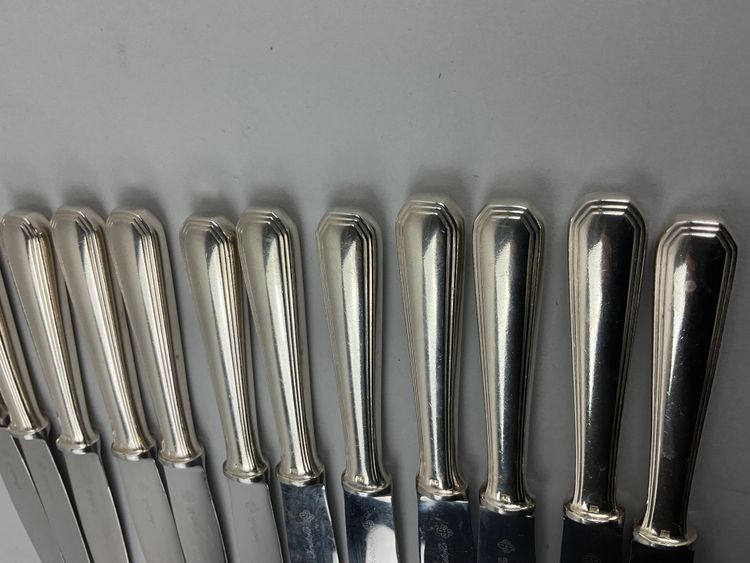 Douze couteaux à fromage Christofle modèle America 