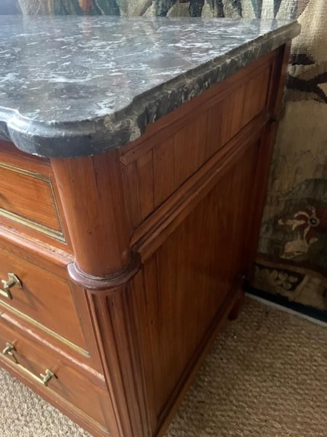 Commode 18 ème en acajou d'époque Louis XVI