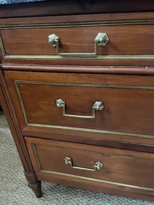 Commode 18 ème en acajou d'époque Louis XVI