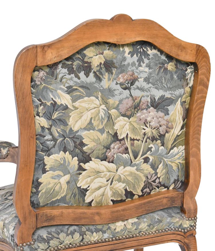 Coppia di poltrone in stile Luigi XV dette "à la Reine".