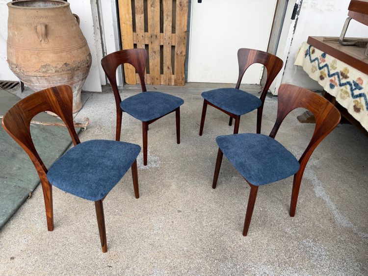 SUITE DE 4 CHAISES EN PALISSANDRE DE RIO PAR NIELS KOEFOEDS CIRCA 1960 DANEMARK