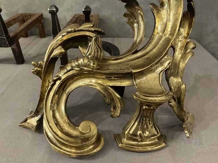 Paire de chenets anciens en bronze d'époque 19 ème de style Louis XV