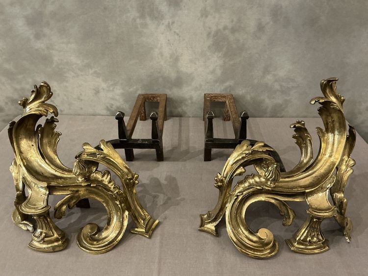 Paire de chenets anciens en bronze d'époque 19 ème de style Louis XV