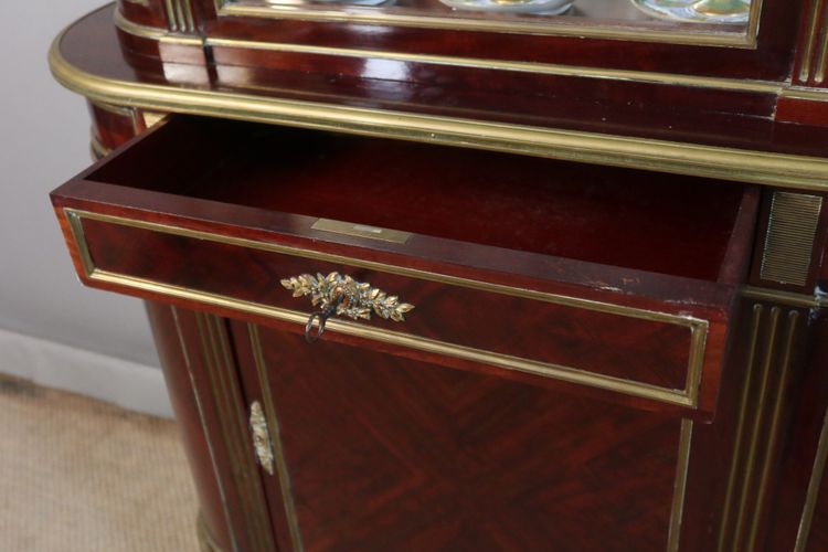 Vitrine en acajou style Louis XVI