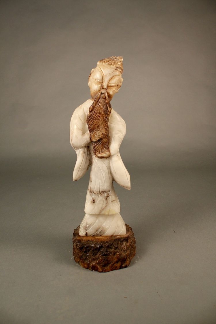 Sculpture asiatique  en onyx, hauteur 60 cm