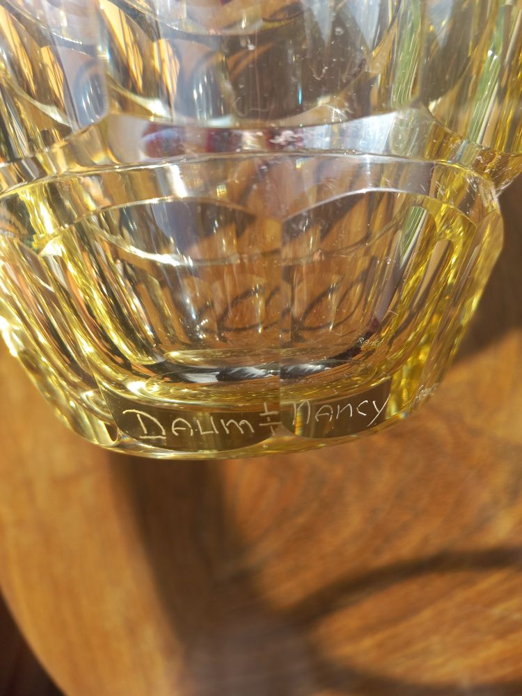 Daum vase Art Déco en cristal jaune