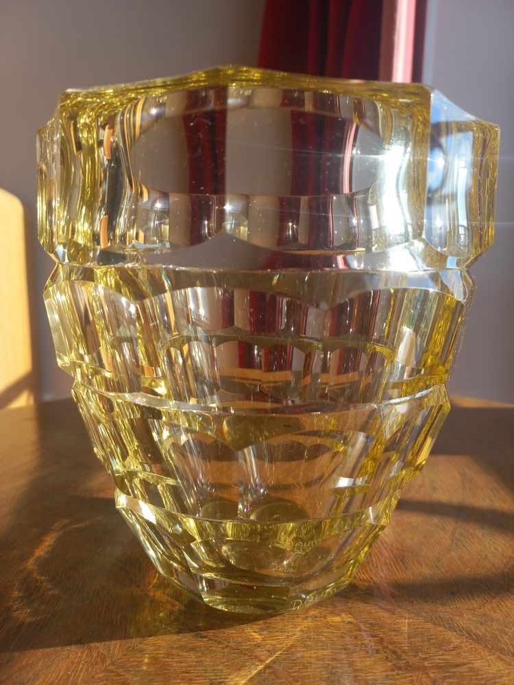 Daum vase Art Déco en cristal jaune