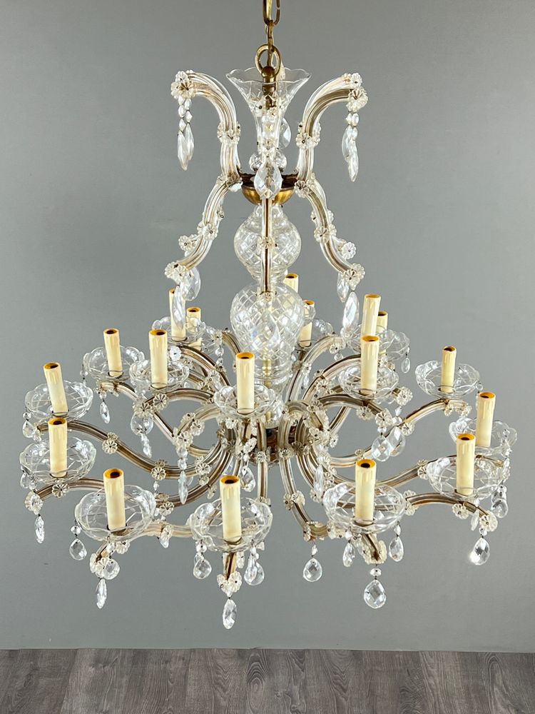 Grand lustre en cristal à pampilles, style Louis XV, XXe siècle