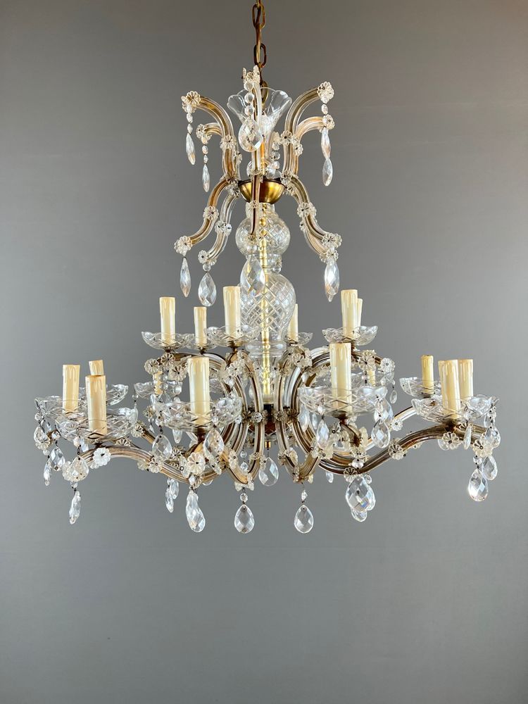 Grand lustre en cristal à pampilles, style Louis XV, XXe siècle