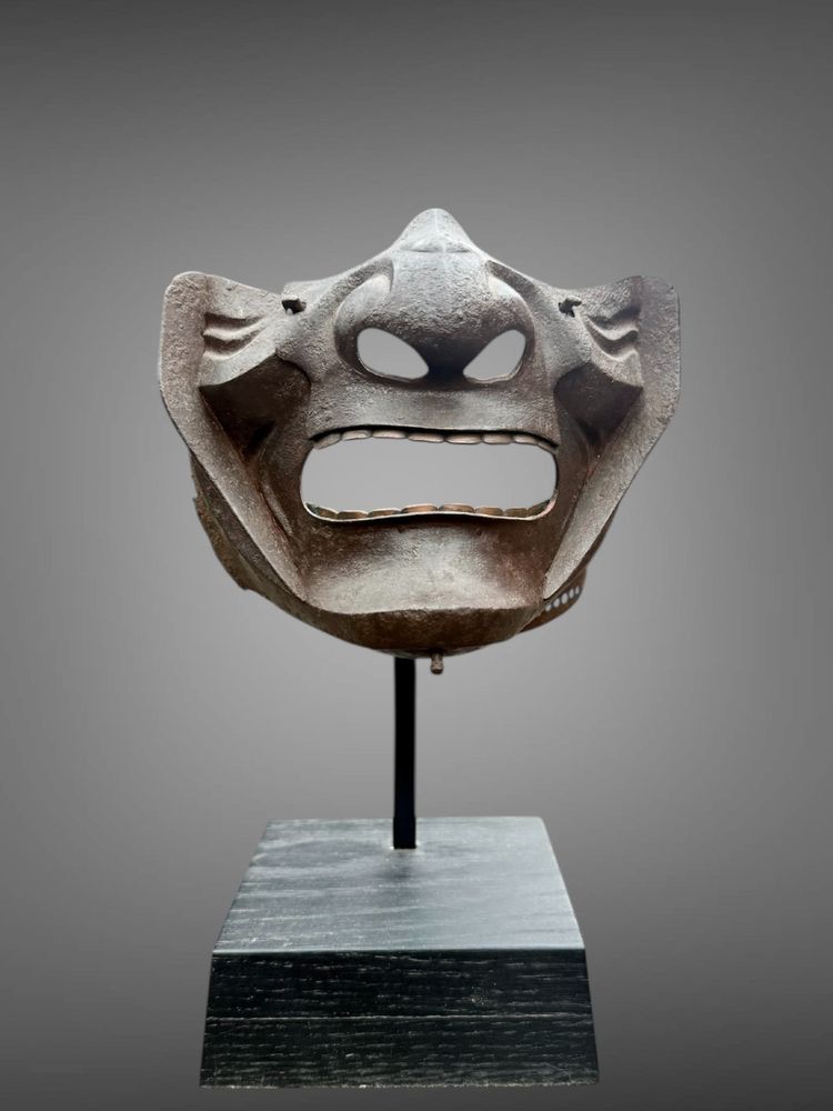 Halbe Samurai-Mempo-Maske – Edo-Zeit (1603–1868).