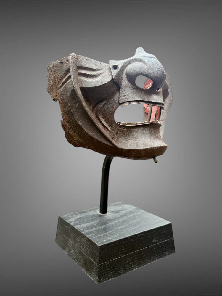 Halbe Samurai-Mempo-Maske – Edo-Zeit (1603–1868).