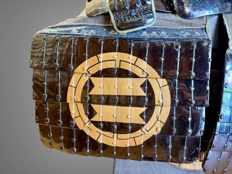 Armure Complète De Samuraï d’un clan japonais - Période Edo (1603-1868)