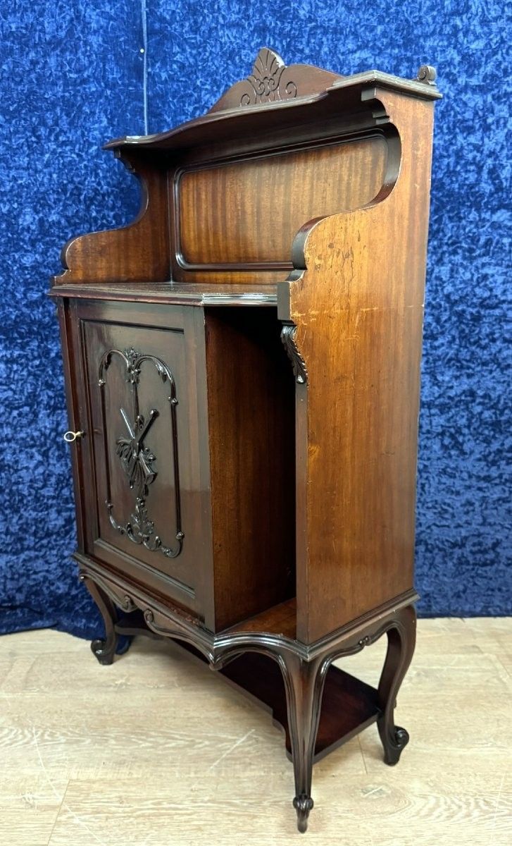 State-of-the-art mahogany cabinet from the Napoleon III era, circa 1880