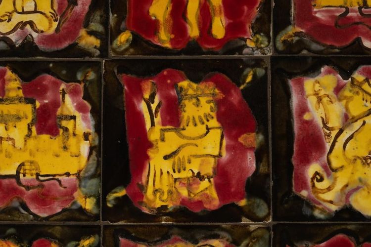 Guillerme und Chambron. Beistelltisch aus Eiche und Keramik. 1970er-1980er Jahre. LS 6735672