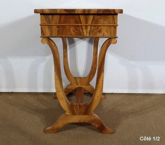 Petite Table de Salon en Noyer, époque Restauration – Début XIXe