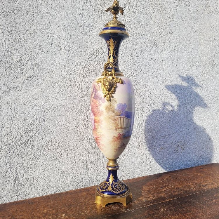 Große Vase H87cm, Porzellan und Bronze, 19. Jahrhundert