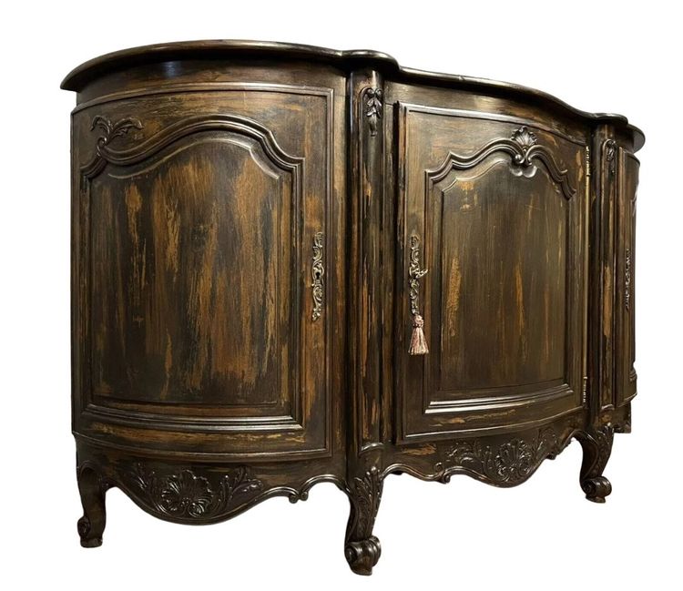 Credenza in legno laccato e mordenzato in stile Luigi XV