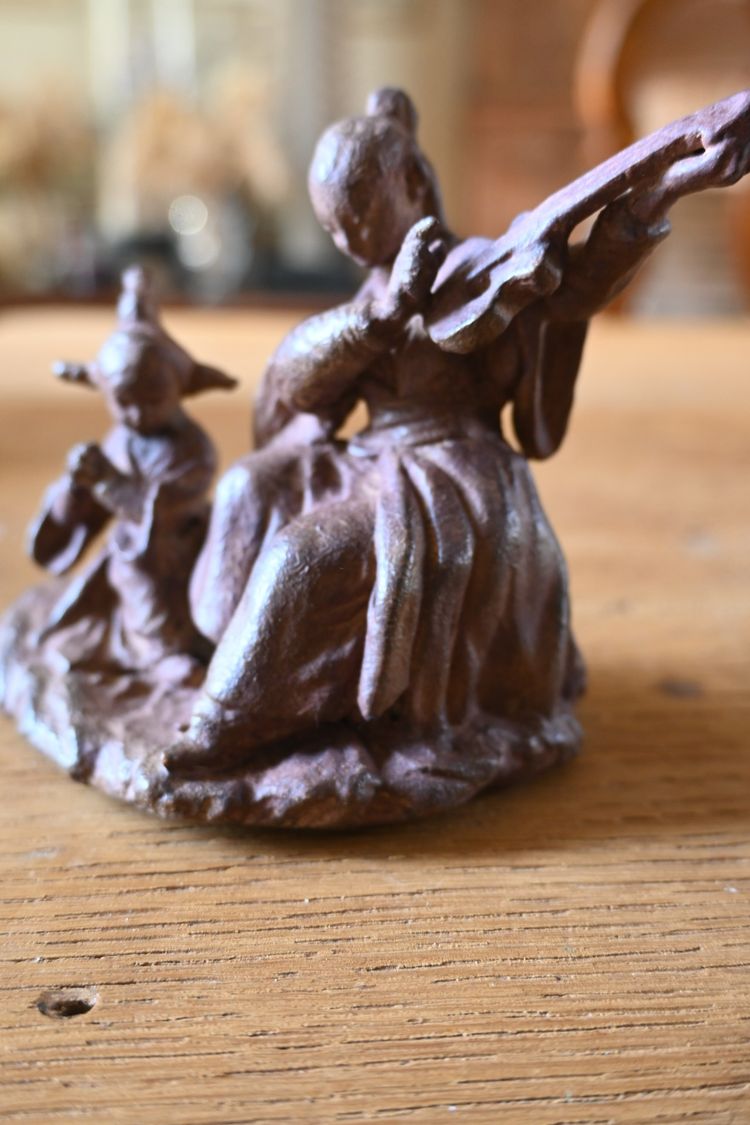 Incantevole terracotta di François Boucher, la lezione di musica